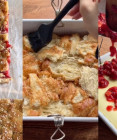 Koláč z croissantov s tvarohom a jahodami: Sladké spojenie croissantov, cheesecaku a jahôd